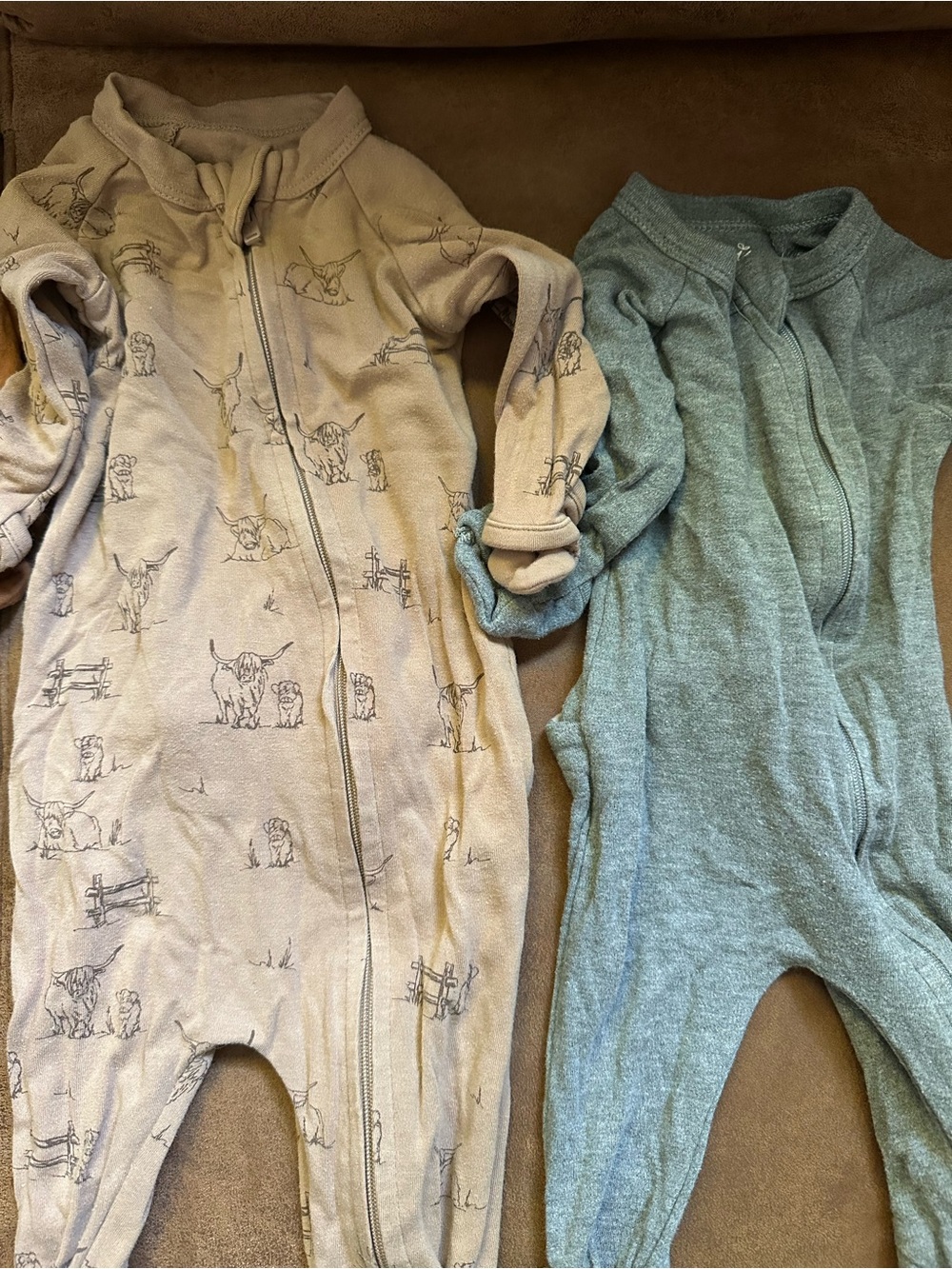 5 Goumi zipper pajamas - Picture 5 of 6